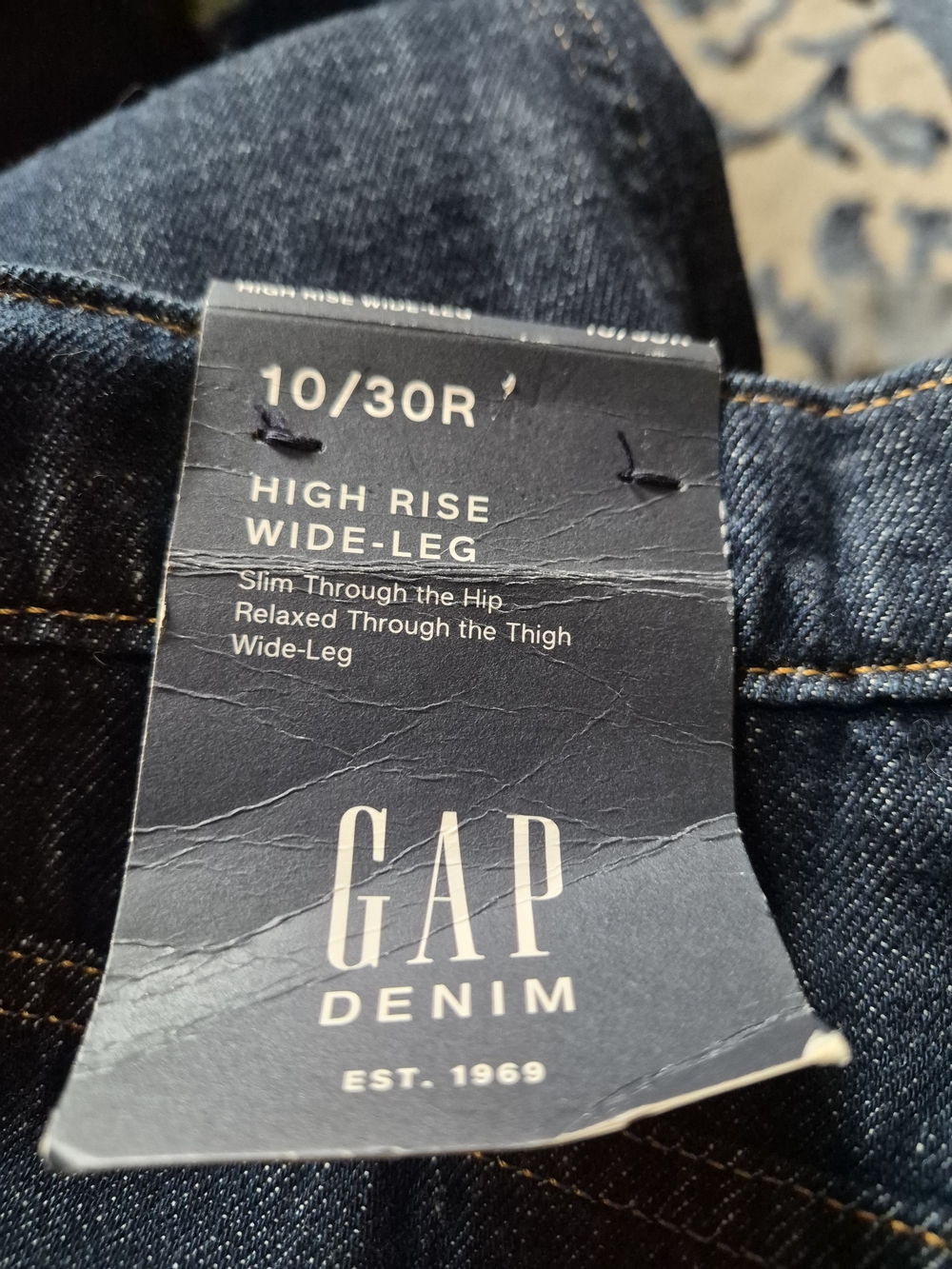 GAP Women's Straight Jeans in Dark Indigo - Picture 2 of 5